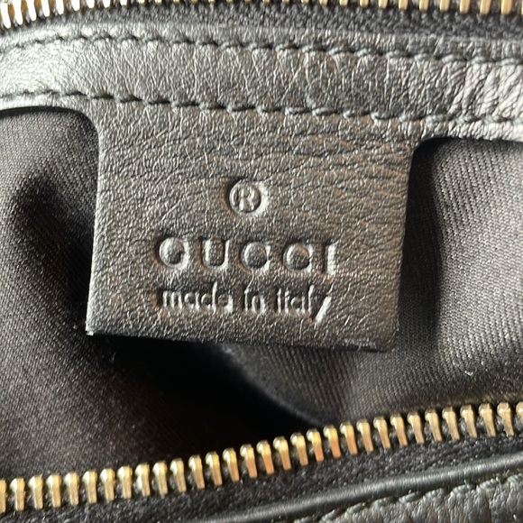 Authentic Gucci Sabrina handbag. Black leather. Ruffle strap - Picture 8 of 9